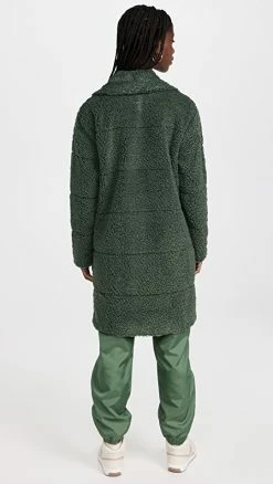 Scotch & Soda Shop -Veronica Beard Shop hrlow4141311782 1661357849521 2 0. UX540 . QL90