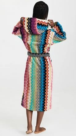 Scotch & Soda Shop -Veronica Beard Shop mhome300911c6b1 1659117425847 2 0. UX540 . QL90