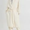 Outlet ???? THE GREAT. The Quilted Robe Washed White ???? -Veronica Beard Shop tgrea3114035231 1667857691087 2 0. UX540 . QL90